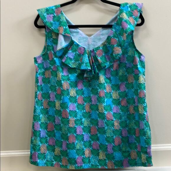 Haley and the Hound Pineapple print top. - Picture 1 of 5